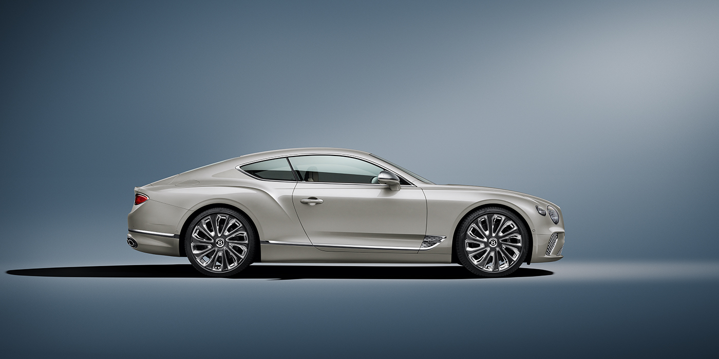 Bentley Glasgow Bentley Continental GT Mulliner coupe in White Sand paint front 34