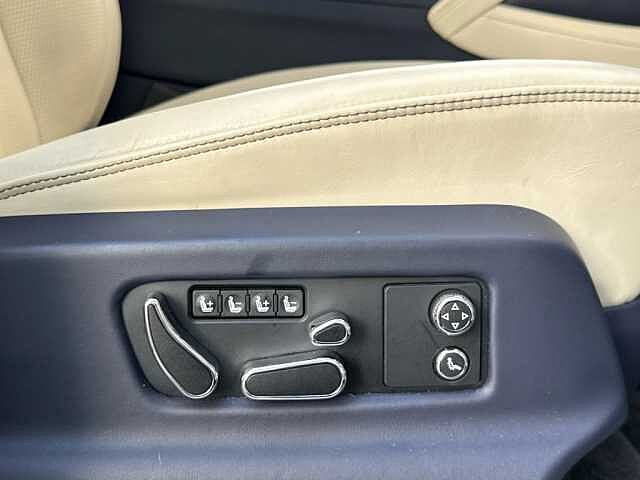 14:Bentley Bentayga V8, SUV, Meteor, Bentley Glasgow