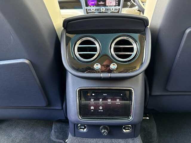 18:Bentley Bentayga V8, SUV, Meteor, Bentley Glasgow