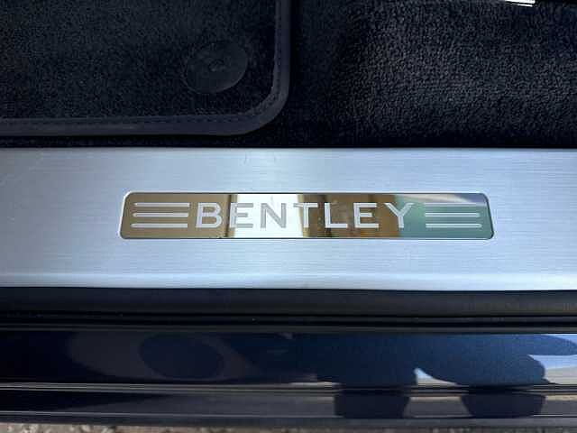 16:Bentley Bentayga V8, SUV, Meteor, Bentley Glasgow