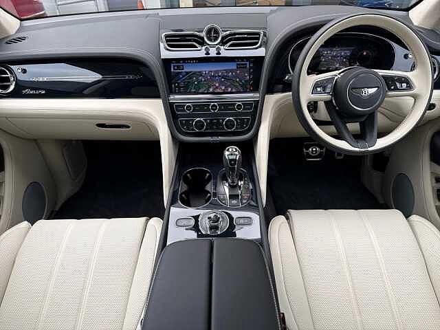 3:Bentley Bentayga Azure V8, SUV, Onyx, Bentley Glasgow