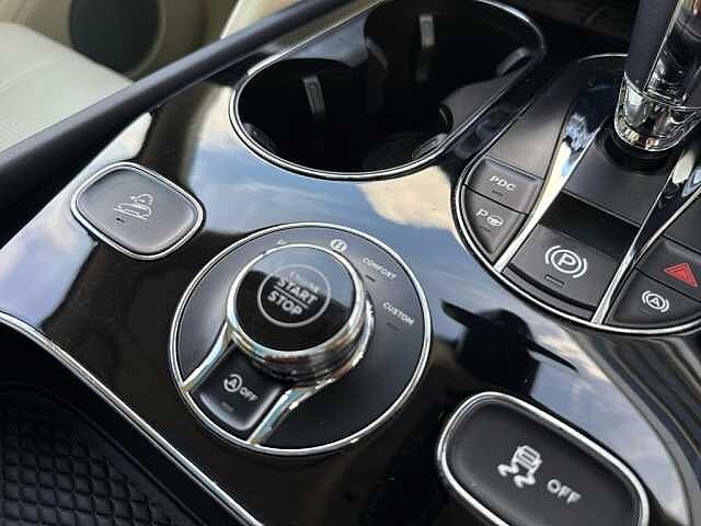 29:Bentley Bentayga V8, SUV, Meteor, Bentley Glasgow