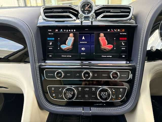 27:Bentley Bentayga V8, SUV, Meteor, Bentley Glasgow
