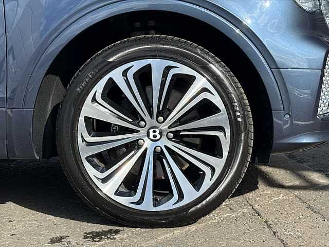 5:Bentley Bentayga V8, SUV, Meteor, Bentley Glasgow