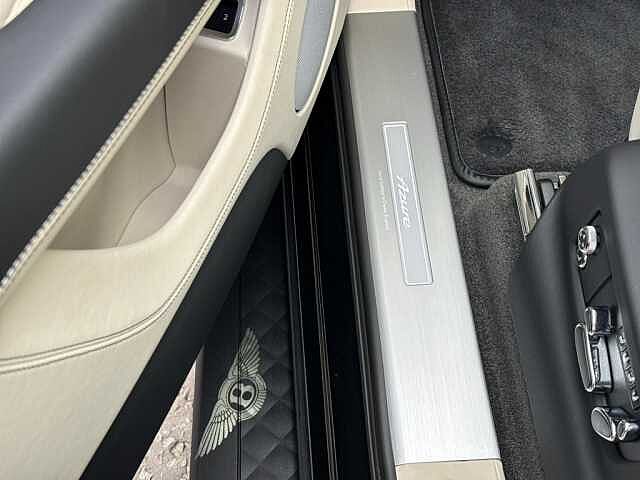 17:Bentley Bentayga Azure V8, SUV, Onyx, Bentley Glasgow