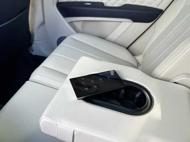 19:Bentley Bentayga V8, SUV, Meteor, Bentley Glasgow