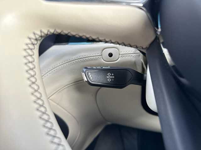 26:Bentley Bentayga V8, SUV, Meteor, Bentley Glasgow