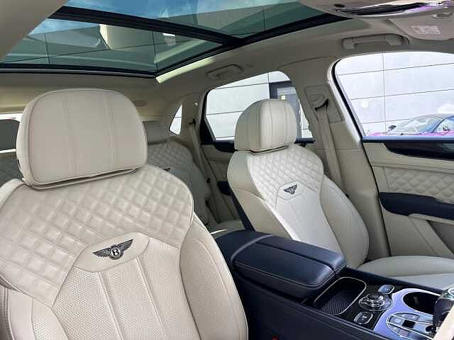 30:Bentley Bentayga V8, SUV, Meteor, Bentley Glasgow