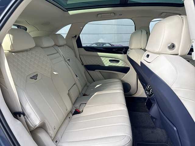 31:Bentley Bentayga V8, SUV, Meteor, Bentley Glasgow