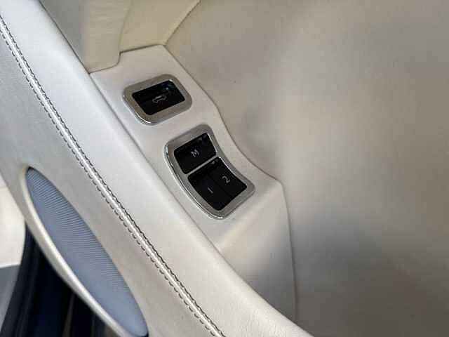 35:Bentley Bentayga V8, SUV, Meteor, Bentley Glasgow